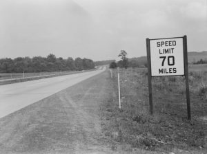 Safe Distance Between Cars at 70MPH