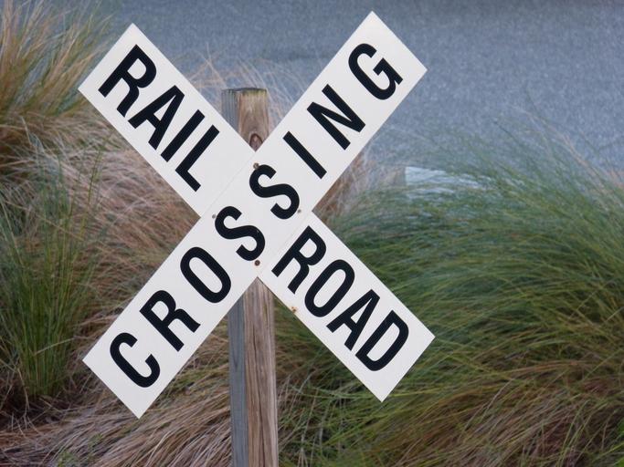 What is the Speed Limit When Traveling Across a Blind Railroad Crossing