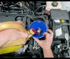 Do You Leave the Car Running When Adding Transmission Fluid