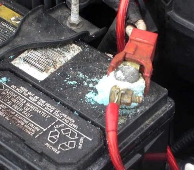 Cleaning Battery Terminals without Disconnecting (Pros and Cons ...