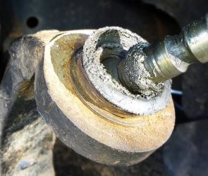 What Happens If a Ball Joint Breaks While Driving