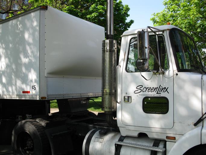 Can You Park a Trailer on a Residential Street